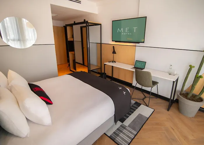 Met Hotel