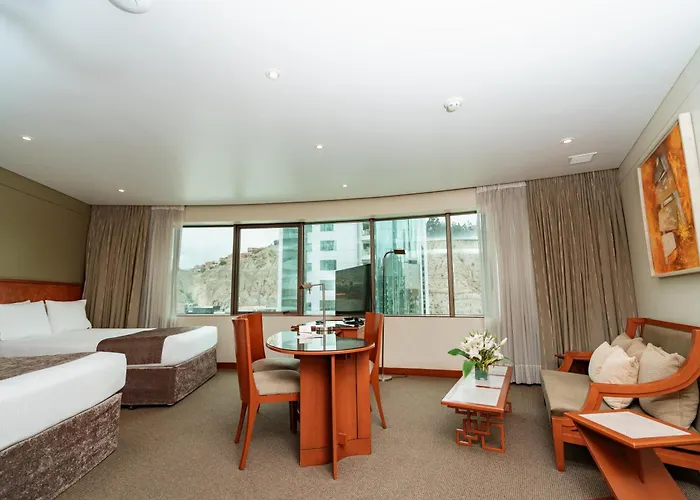 Suites Camino Real
